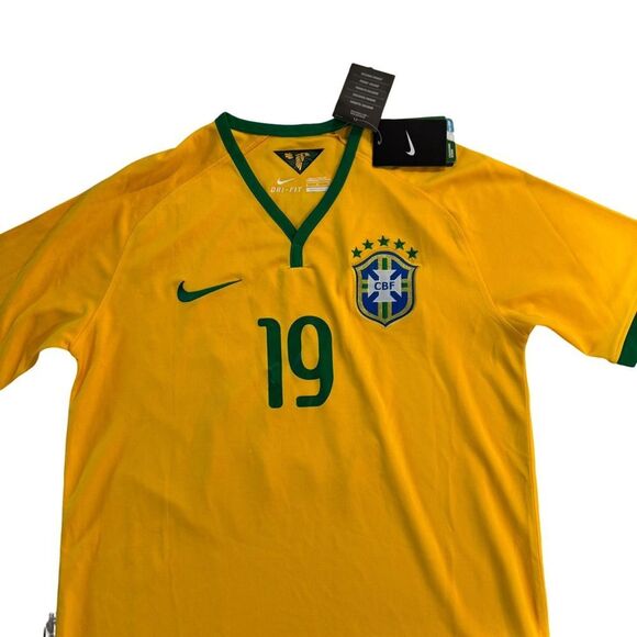 Nike Brazil Soccer Jersey - Yellow with Green Trim HULK # 19 medium - Picture 3 of 3